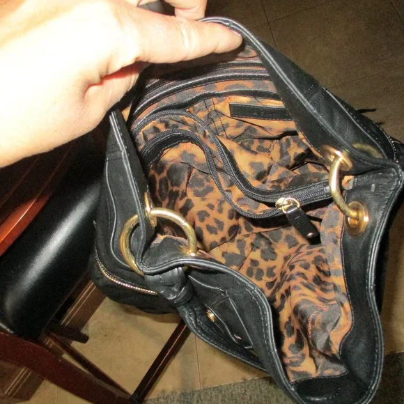 B Makowsky Black Leather Hobo - Picture 9 of 11